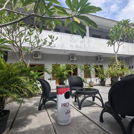 Rumah Pagar Merah Homestay 요그야카르타 외부 사진