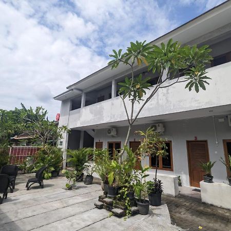 Rumah Pagar Merah Homestay 요그야카르타 외부 사진